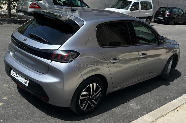 Peugeot 208 automatique allure 2023 3amra