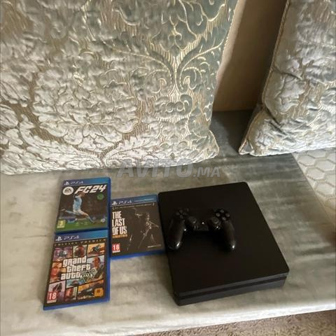 PS4 Slim 1T + 3 jeux + manette