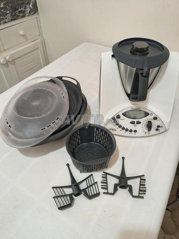 Thermomix TM31 avec accessoires et 4 livres - 2