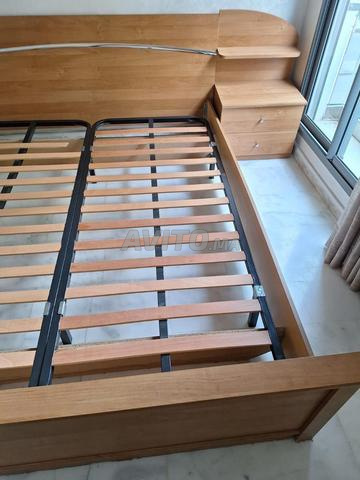 Grand lit et 2 tables de nuit - 2