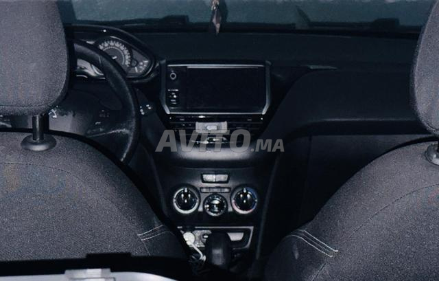 Peugeot 208 - 2