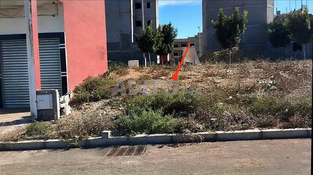 بقعة تجارية 90 متر، محفظة، على شوارع رئيسية - 2