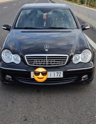 Mercedes-Benz 220c Kawkawa