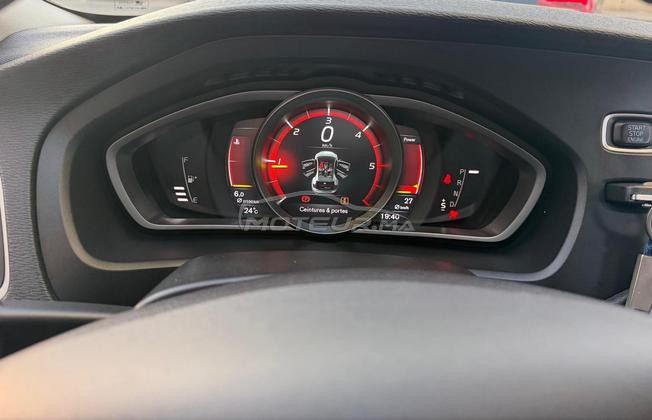 Volvo V40 Diesel Automatique 2018 à Casablanca