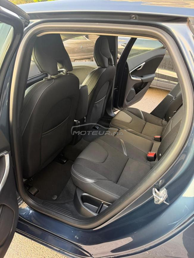 Volvo V40 Diesel Automatique 2018 à Casablanca