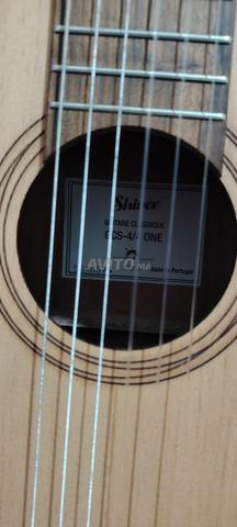 Guitare classique originale. Neuve - 2
