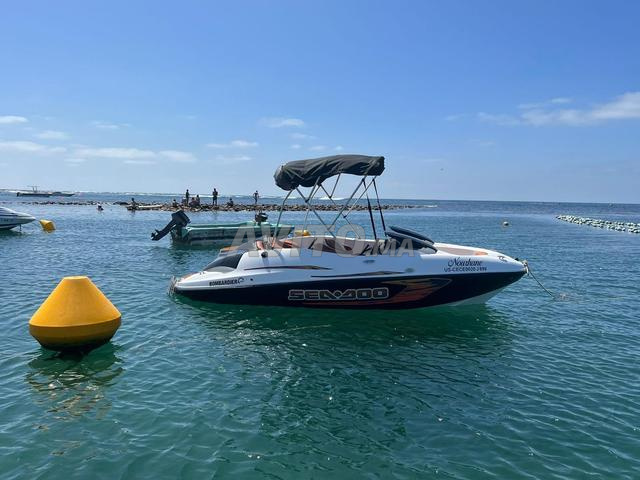 Jet boat Sea-Doo Bombardier - 2