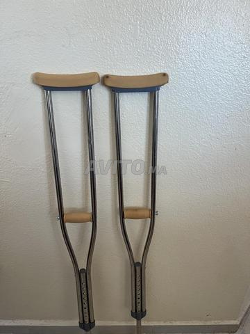 عكازات طبية للبيع