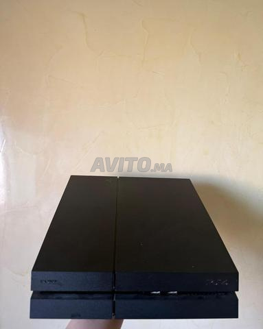 PlayStation 4 comme neuve - 2