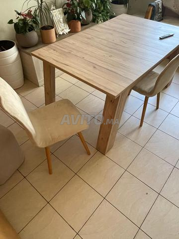 Table avec 4 chaises - 2