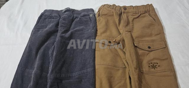 2 pantalons pour enfant 8 ans / 9 ans