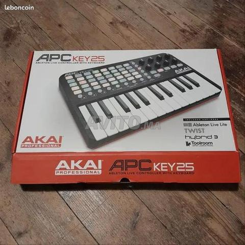AKAI PROFESSIONAL APC KEY 25 - 2