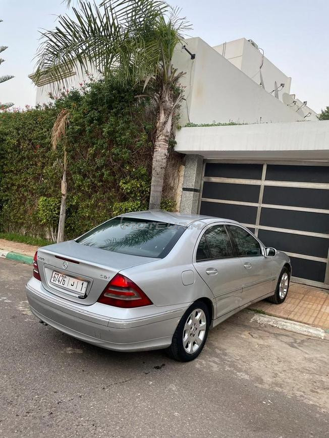 Mercedes-Benz 220 Diesel Manuelle 2005 à Temara