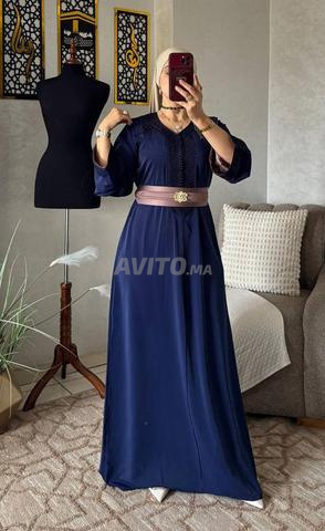 Caftan marocain authentique aux couleurs distinctives et coupes élégantes - 2