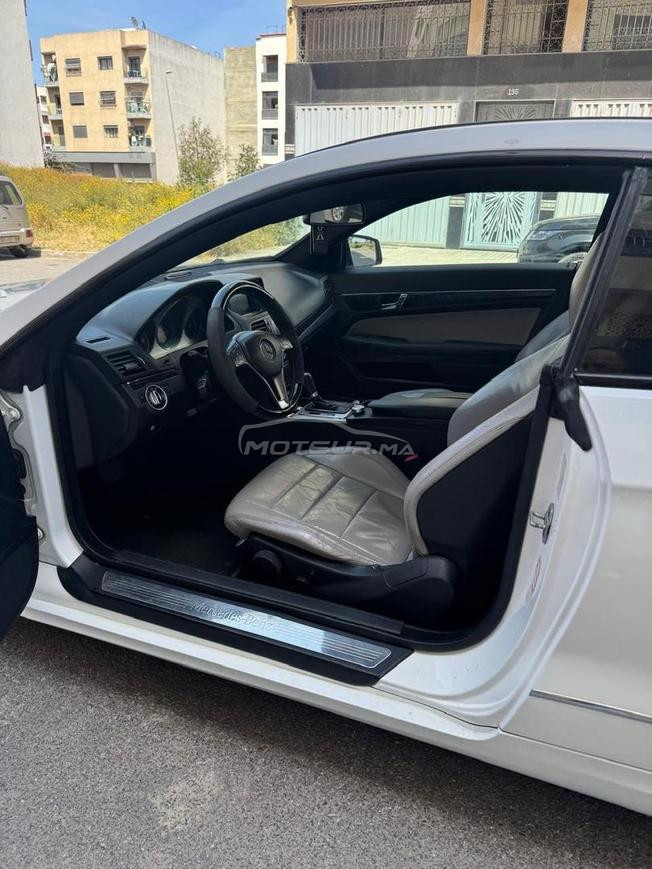 Mercedes E220- (0661751376)