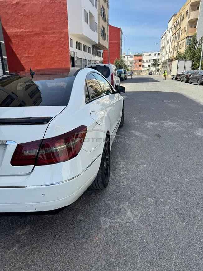Mercedes E220- (0661751376)