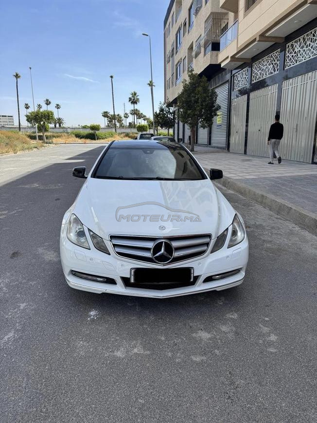Mercedes E220- (0661751376)