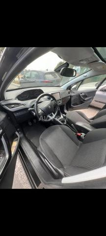 Peugeot 208 Black Edition