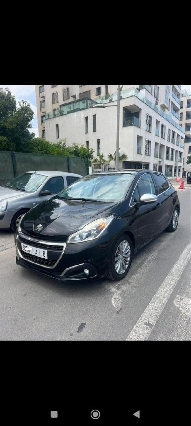 Peugeot 208 black édition 