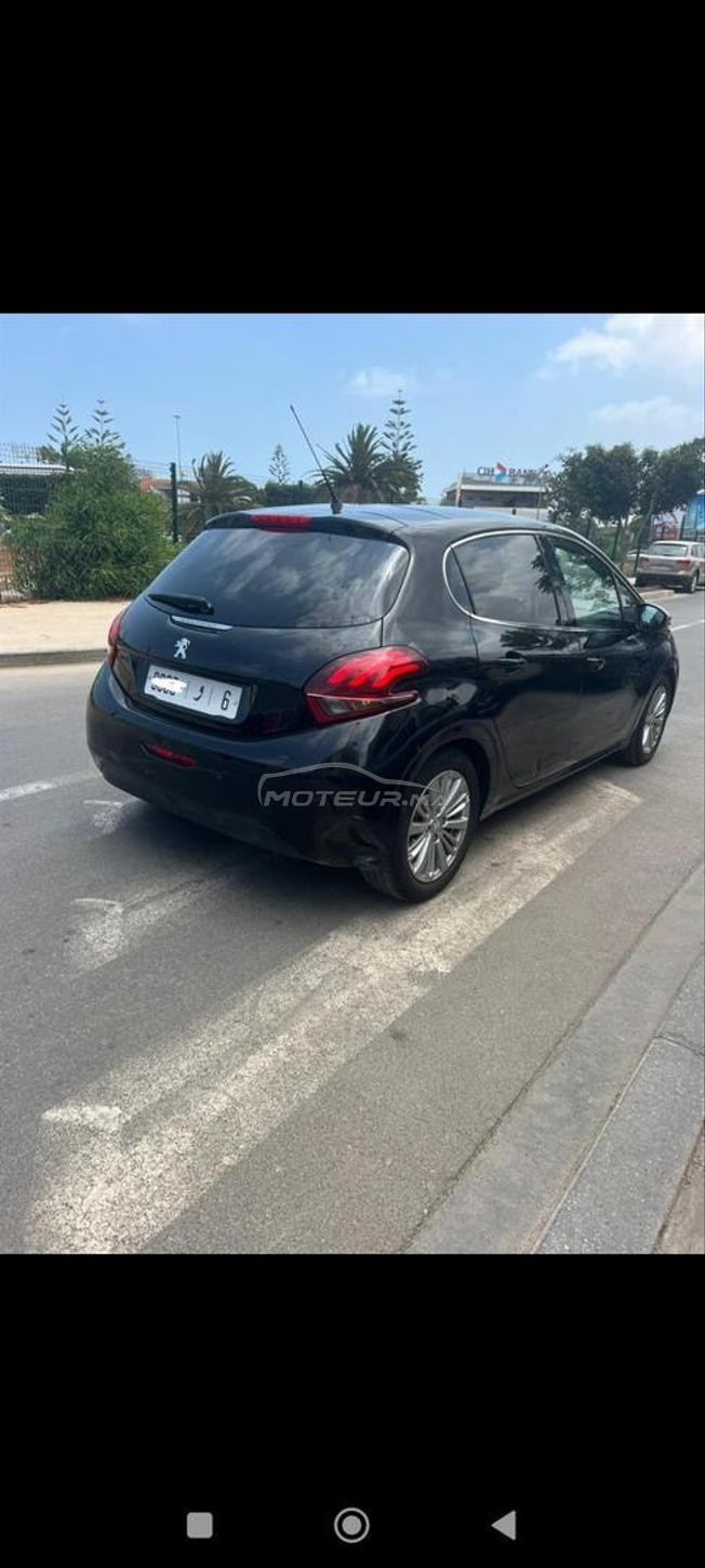 Peugeot 208 black édition 