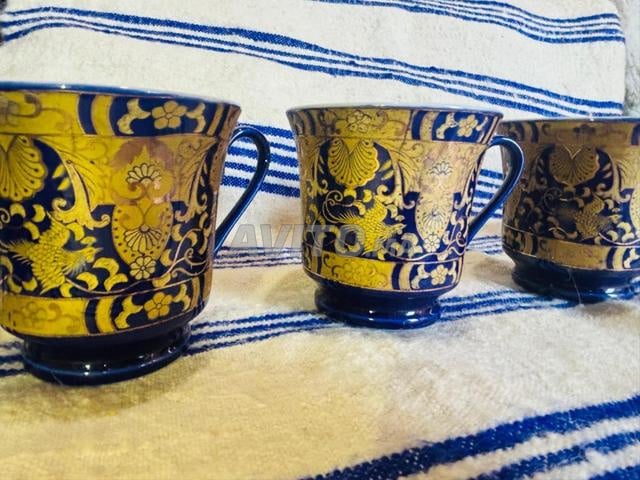 كؤوس رائعة وأنيقة، ثمانية كؤوس وطبق - 2