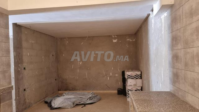 Local à vendre 72m2 à Riyad Salam