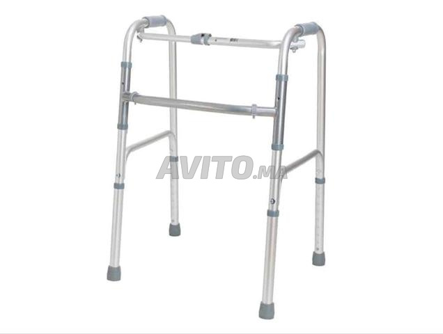 Chaise médicale WC et déambulateur - 2