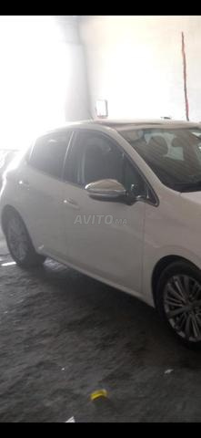 Peugeot 208 Diesel Manuelle 2018 à Kénitra - 2