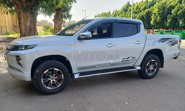 بيك أب مزدوج L200
