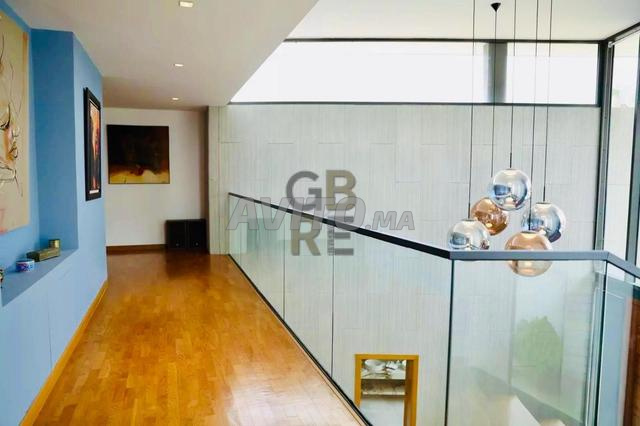 Villa avec piscine Ultra Luxe à Vendre à Souissi - 2