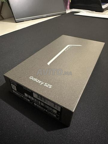 Samsung Galaxy S25 256Go RAM-16Go Silver Shadow