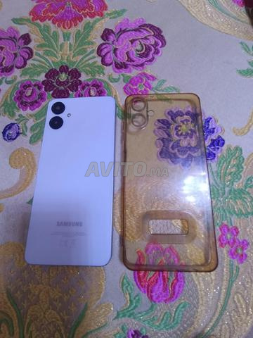 Samsung A06 très propre 128 Go - 2