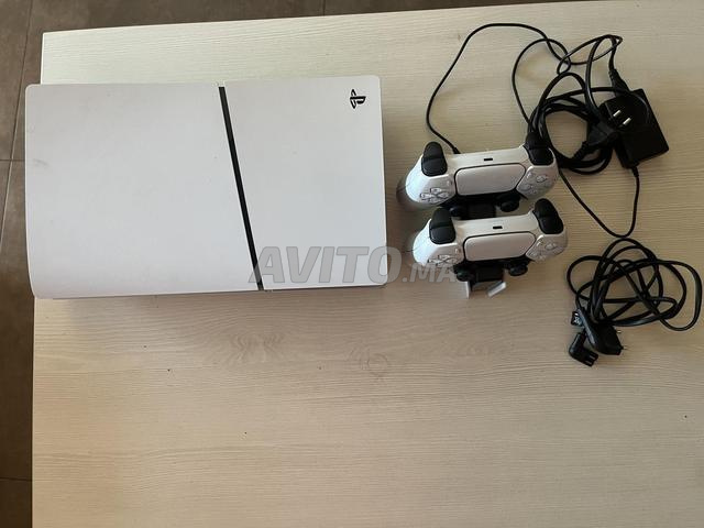 PS5 Digital 1To deux manettes - 2