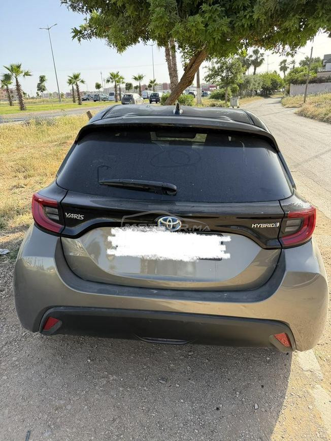 TOYOTA YARIS HYBRID 