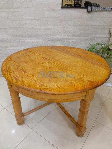 Table ronde en bois de haute qualité à vendre - 2