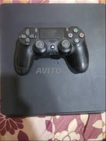 PS4 jailbreaké avec manette et 8 jeux