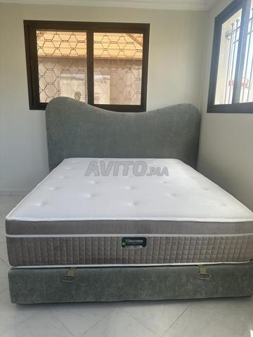 Lit coffre 160*190 avec matelas Simmons neuf