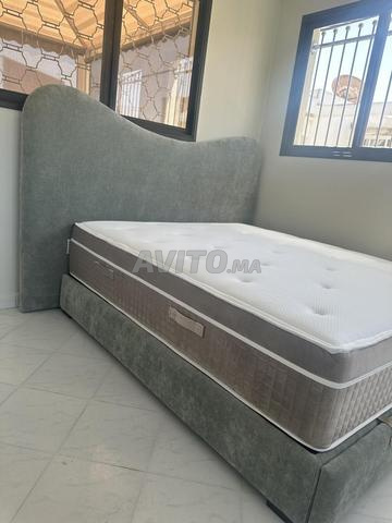 Lit coffre 160*190 avec matelas Simmons neuf - 2