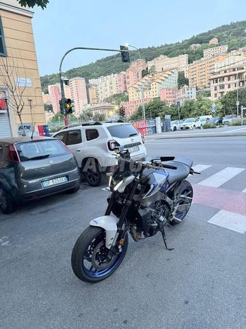 YAMAHA Mt09