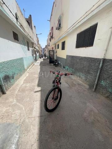 دراجة هوائية لا تزال نظيفة، استعملت فقط 3 أشهر