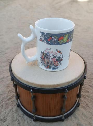 Coupe en argile ancienne âgée de 30 ans et plus