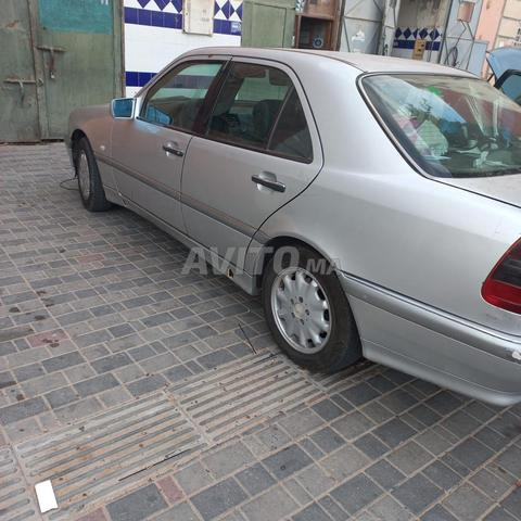 Mercedes 250 classe c - 2