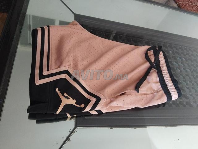 Short Jordan rose taille L - 2