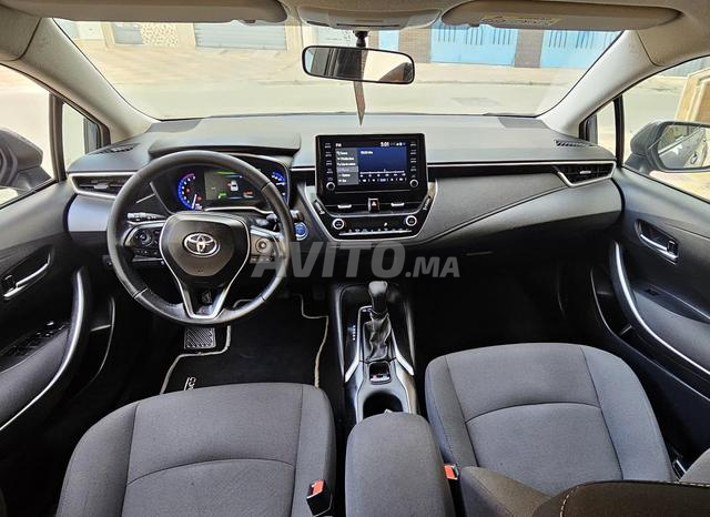 Toyota Hybride km 73.000 modèle 24/12/2021