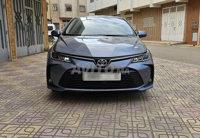 Toyota Hybride km 73.000 modèle 24/12/2021