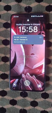 Oppo Reno 11F 5G, encore propre, petite rayure en bas