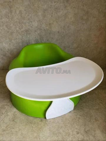 Un siège de sol Bumbo de couleur verte - 2