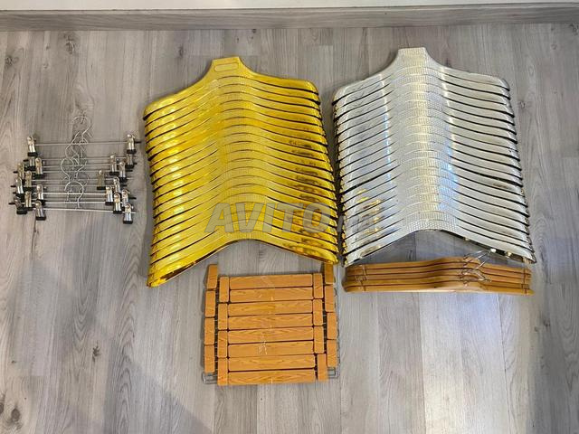 Accessoires de magasin de vêtements neufs à vendre - 2