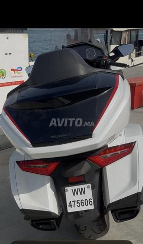 Honda goldwing 2025 dct air bag Ww Maroc