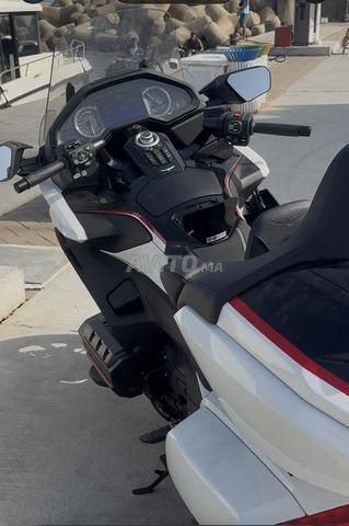 Honda goldwing 2025 dct air bag Ww Maroc